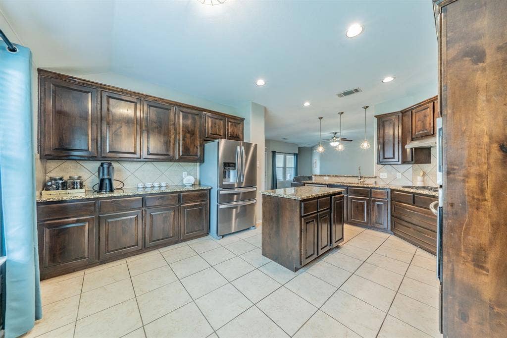 1050 Hidden Lakes Way, Rockwall, TX 75087 1050 Hidden Lakes Way, Rockwall, TX 75087