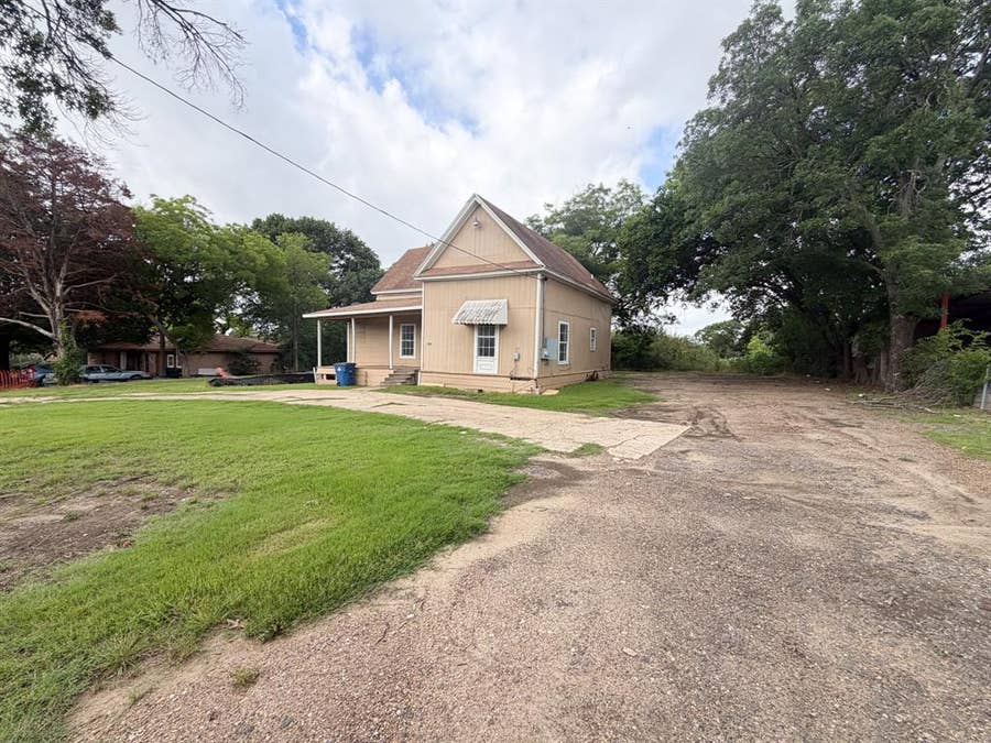 Property photo for 1309 N Clay Street, Ennis, TX