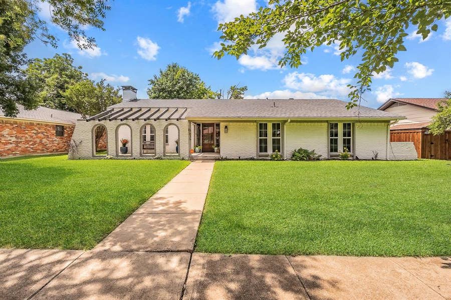 Property photo for 7636 La Risa Drive, Dallas, TX