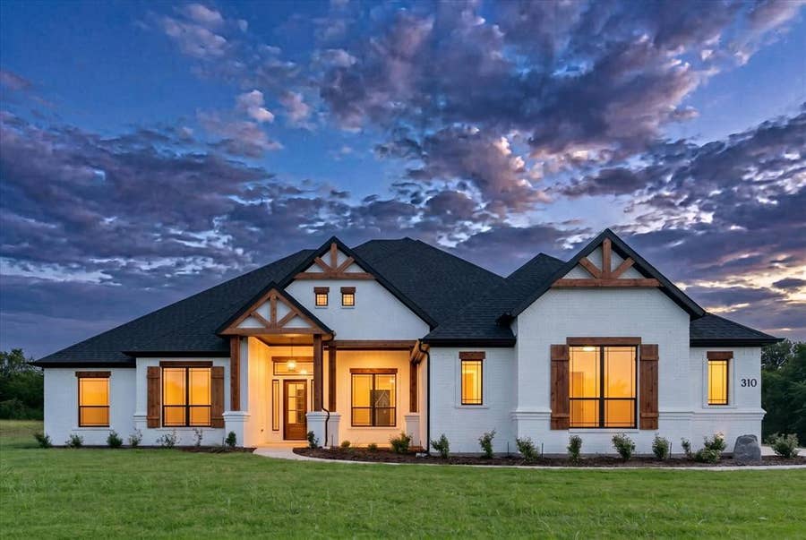 Property photo for 310 Mayberry Way, Waxahachie, TX