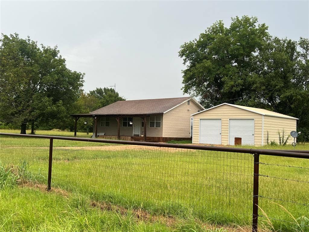 232 Railroad Drive, Mabank, TX 75147 house with land