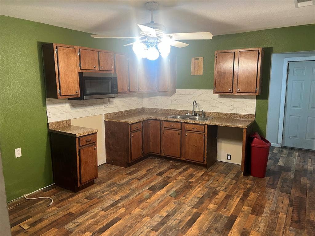 232 Railroad Drive, Mabank, TX 75147 232 Railroad Drive, Mabank, TX 75147