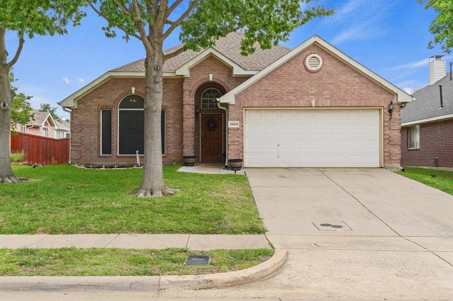 Property photo for 2509 Kariba Lane, Denton, TX