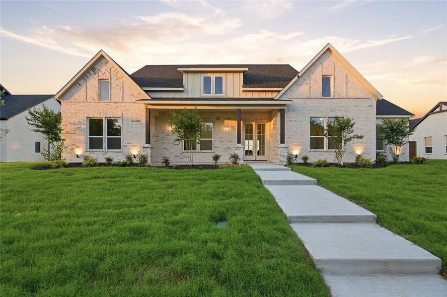 Property photo for 1004 Devonshire Drive N, Forney, TX