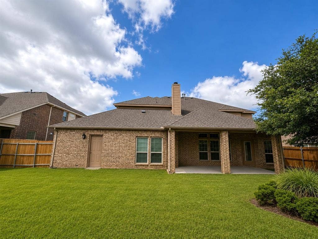 3221 Le Manns Street, Midlothian, TX 76065 3221 Le Manns Street, Midlothian, TX 76065
