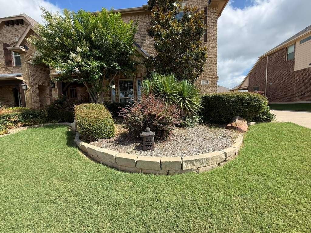 3221 Le Manns Street, Midlothian, TX 76065 3221 Le Manns Street, Midlothian, TX 76065