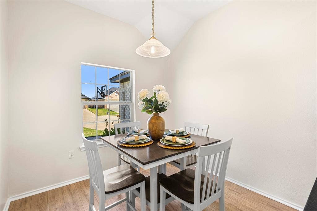620 Brenna Road, Waxahachie, TX 75165 620 Brenna Road, Waxahachie, TX 75165