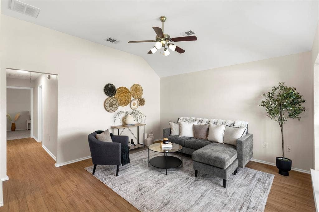 620 Brenna Road, Waxahachie, TX 75165 620 Brenna Road, Waxahachie, TX 75165