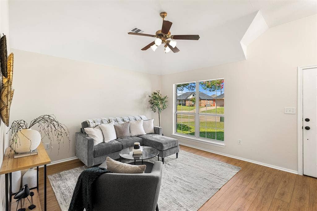 620 Brenna Road, Waxahachie, TX 75165 620 Brenna Road, Waxahachie, TX 75165