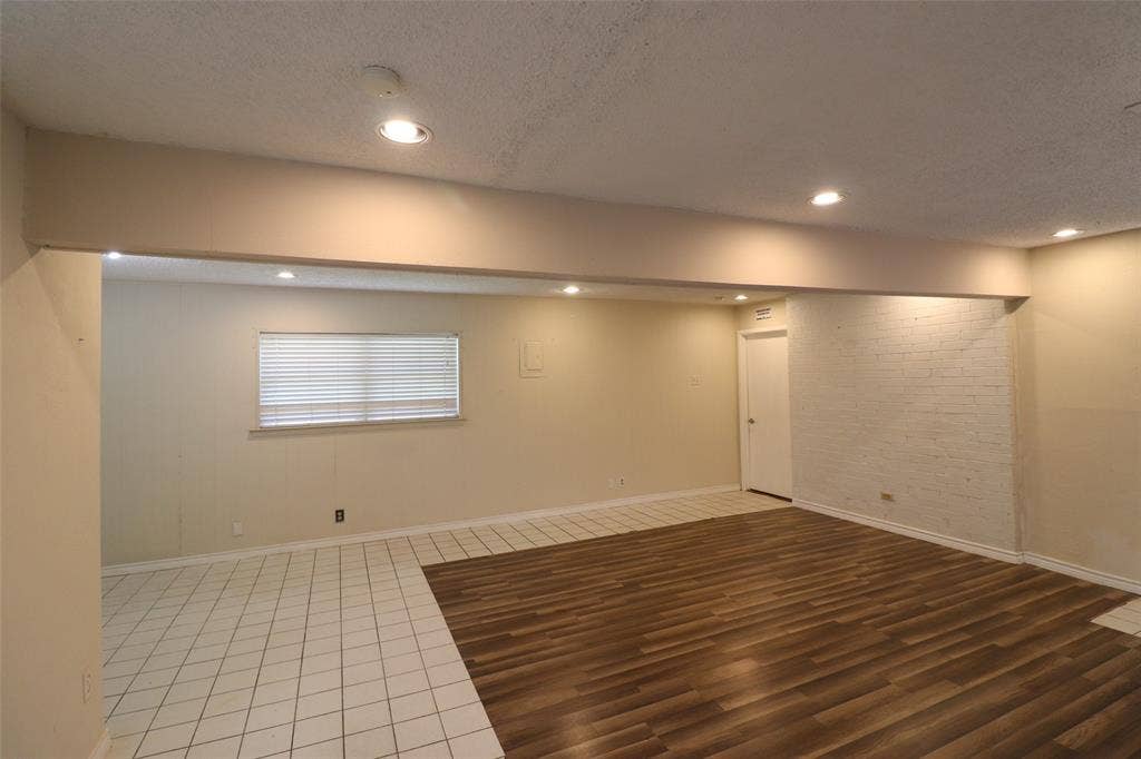 600 Livingston Drive, Hurst, TX 76053 600 Livingston Drive, Hurst, TX 76053