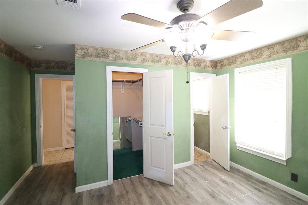 600 Livingston Drive, Hurst, TX 76053 600 Livingston Drive, Hurst, TX 76053