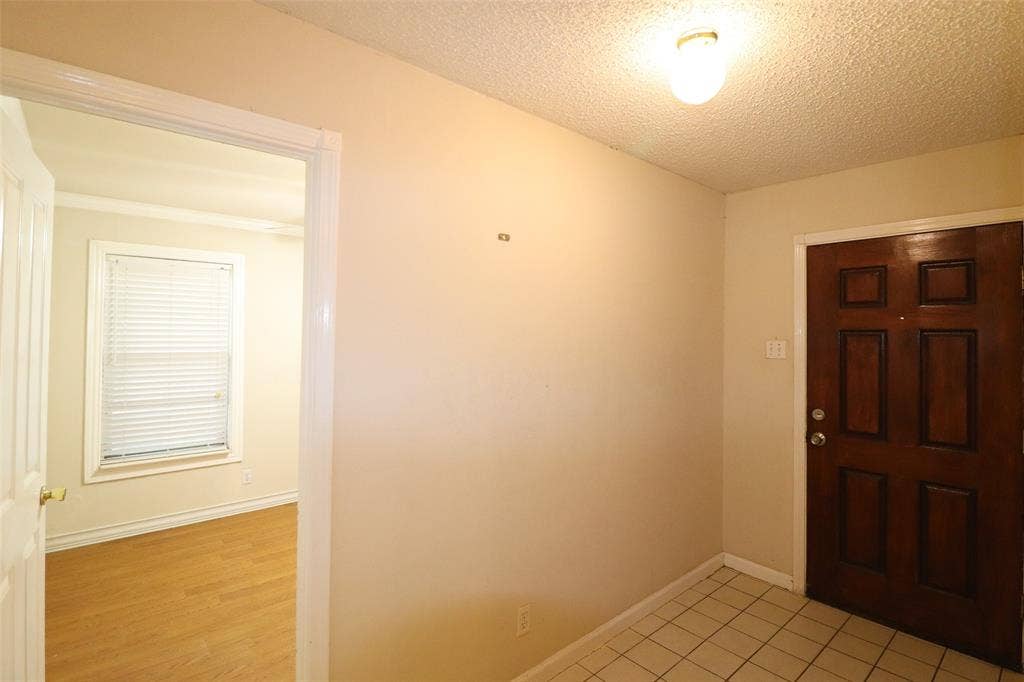 600 Livingston Drive, Hurst, TX 76053 600 Livingston Drive, Hurst, TX 76053