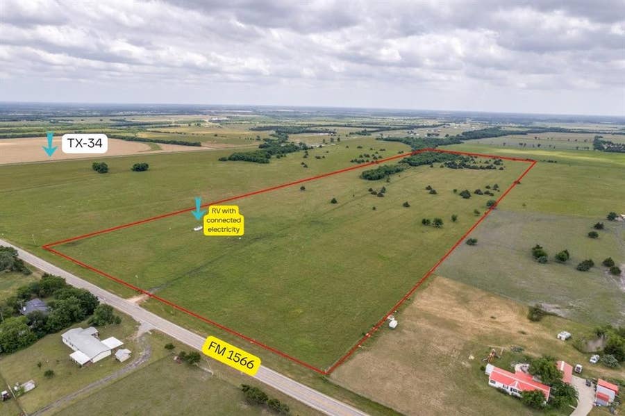 Property photo for 325 Fm 1566 W, Wolfe City, TX