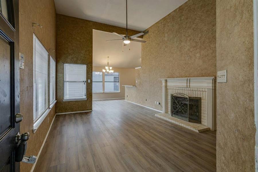 Property photo for 10611 Woodleaf Drive, Dallas, TX