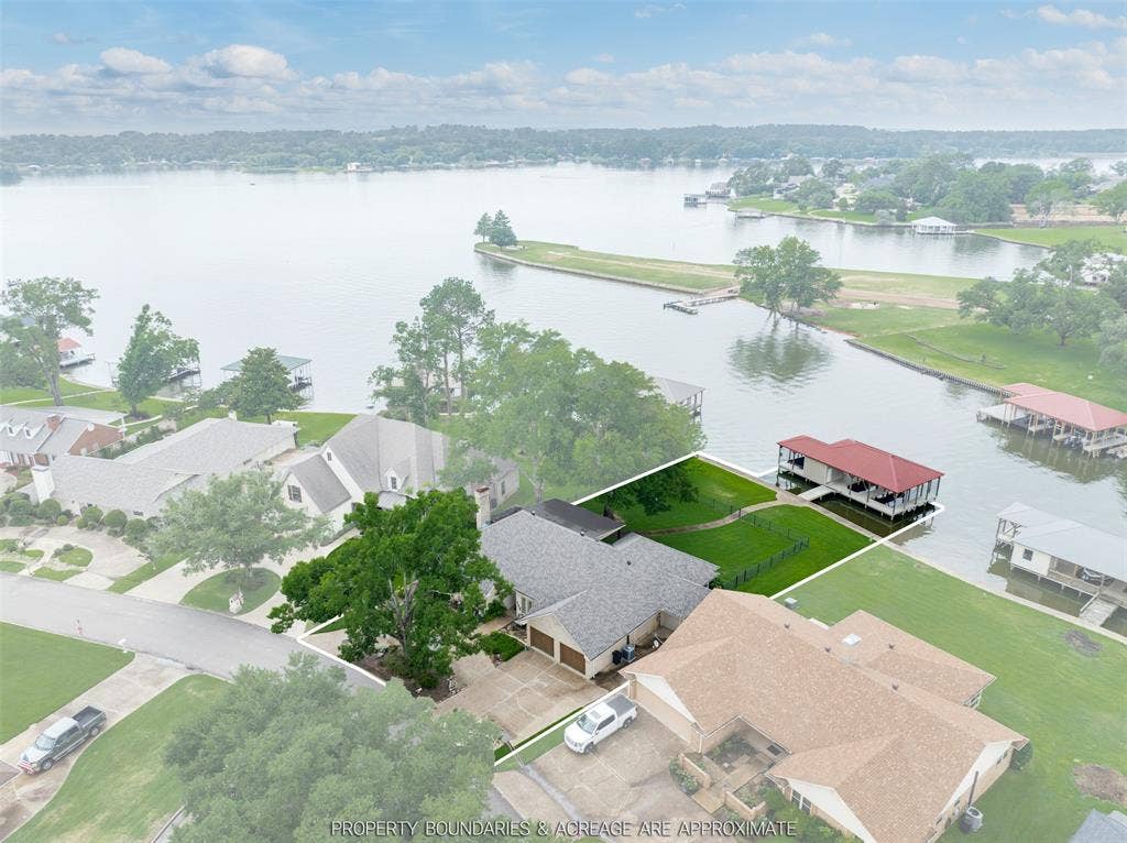 112 Marina Drive, Bullard, TX 75757 112 Marina Drive, Bullard, TX 75757