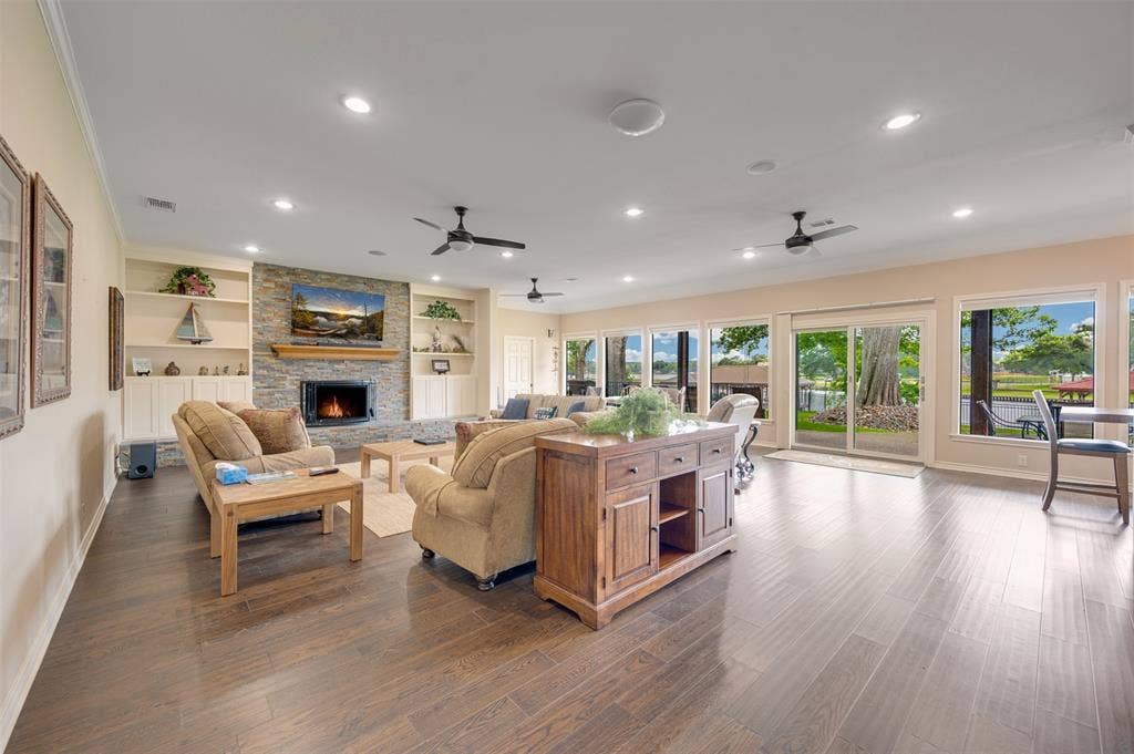 112 Marina Drive, Bullard, TX 75757 112 Marina Drive, Bullard, TX 75757