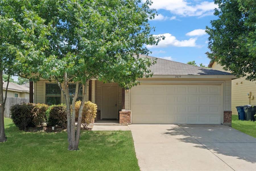 Property photo for 2839 Saint David Drive, Dallas, TX