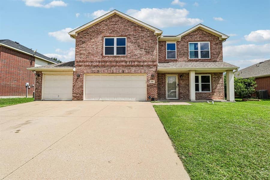 Property photo for 704 Partridge Drive, Saginaw, TX