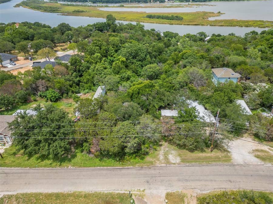Property photo for 4311 W Oak Trail, Granbury, TX