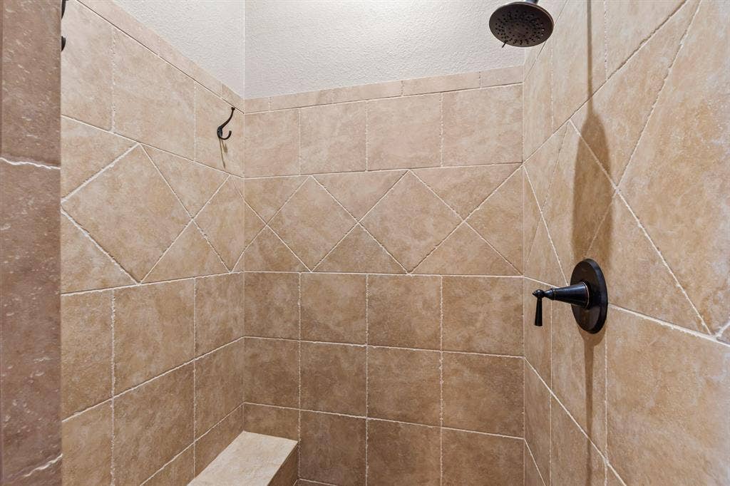 229 N Beverly Drive, Malakoff, TX 75148 Walk In Shower