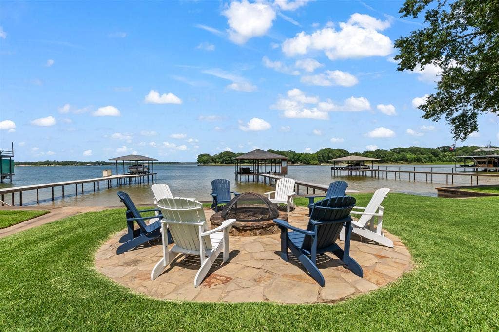 229 N Beverly Drive, Malakoff, TX 75148 Waterside Stone Fire Pit