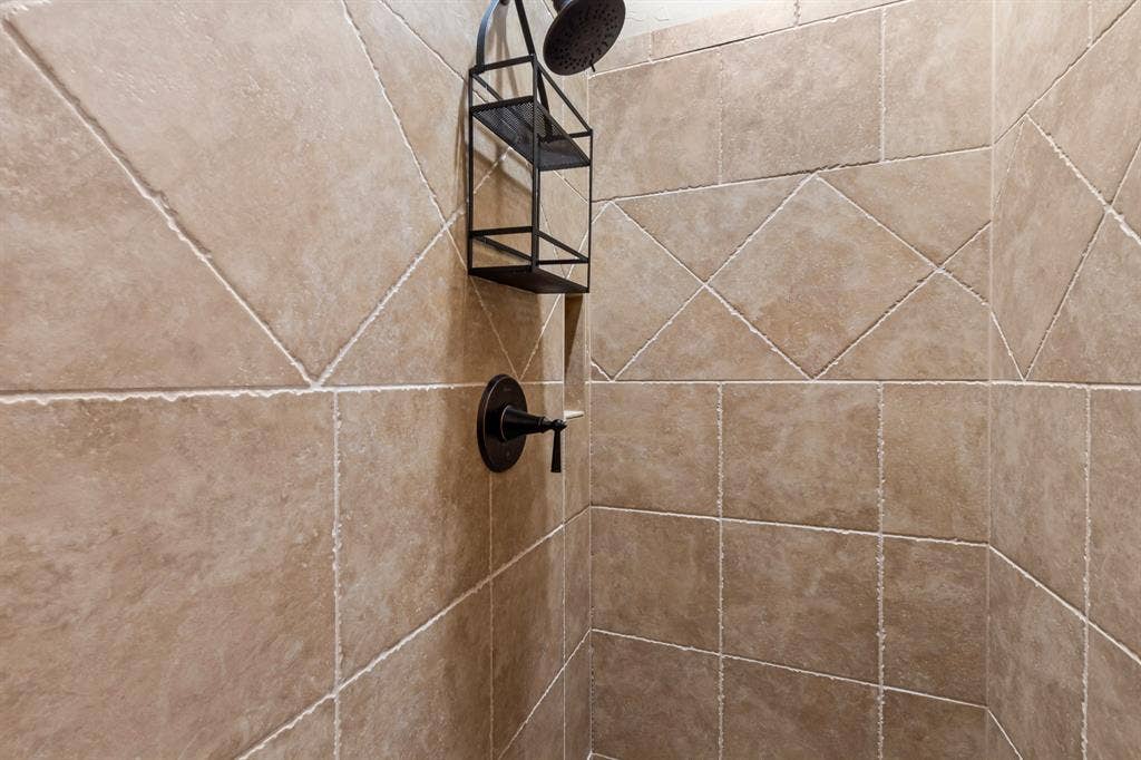 229 N Beverly Drive, Malakoff, TX 75148 Walk In Shower