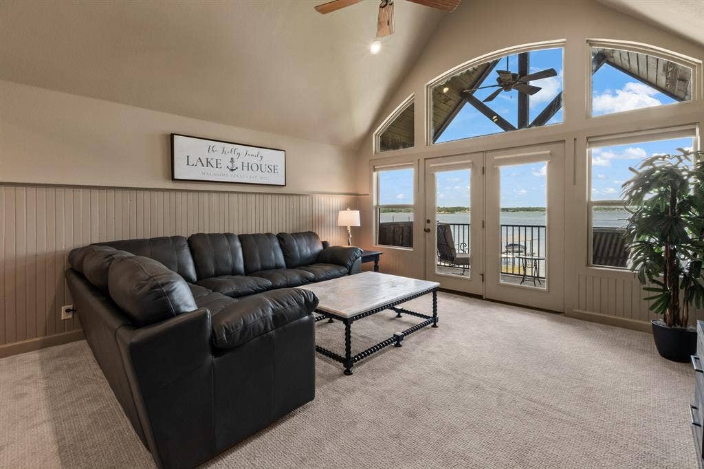 229 N Beverly Drive, Malakoff, TX 75148 Upstairs Second Living Area with vaulted ceilings and open water views opening to the balcony.