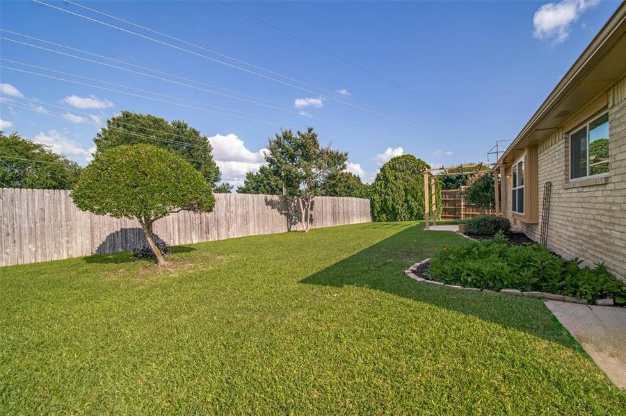 Property photo for 1728 Roundrock Trail, Mesquite, TX