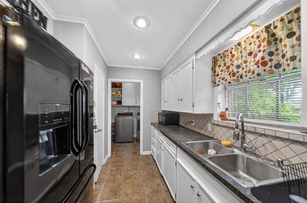 813 E Clinton Avenue, Athens, TX 75751 813 E Clinton Avenue, Athens, TX 75751