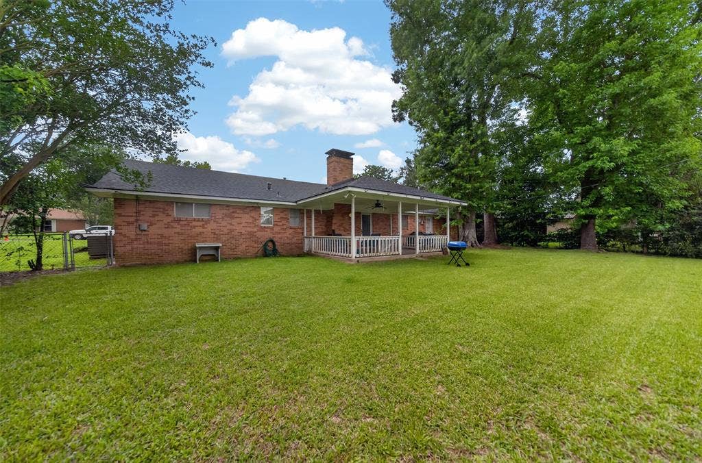 813 E Clinton Avenue, Athens, TX 75751 813 E Clinton Avenue, Athens, TX 75751
