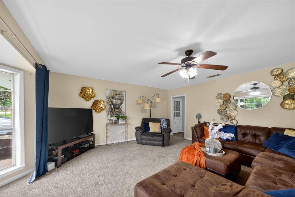 813 E Clinton Avenue, Athens, TX 75751 813 E Clinton Avenue, Athens, TX 75751