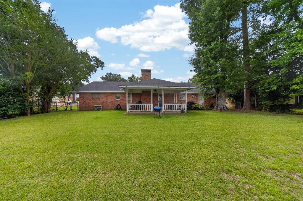 813 E Clinton Avenue, Athens, TX 75751 813 E Clinton Avenue, Athens, TX 75751