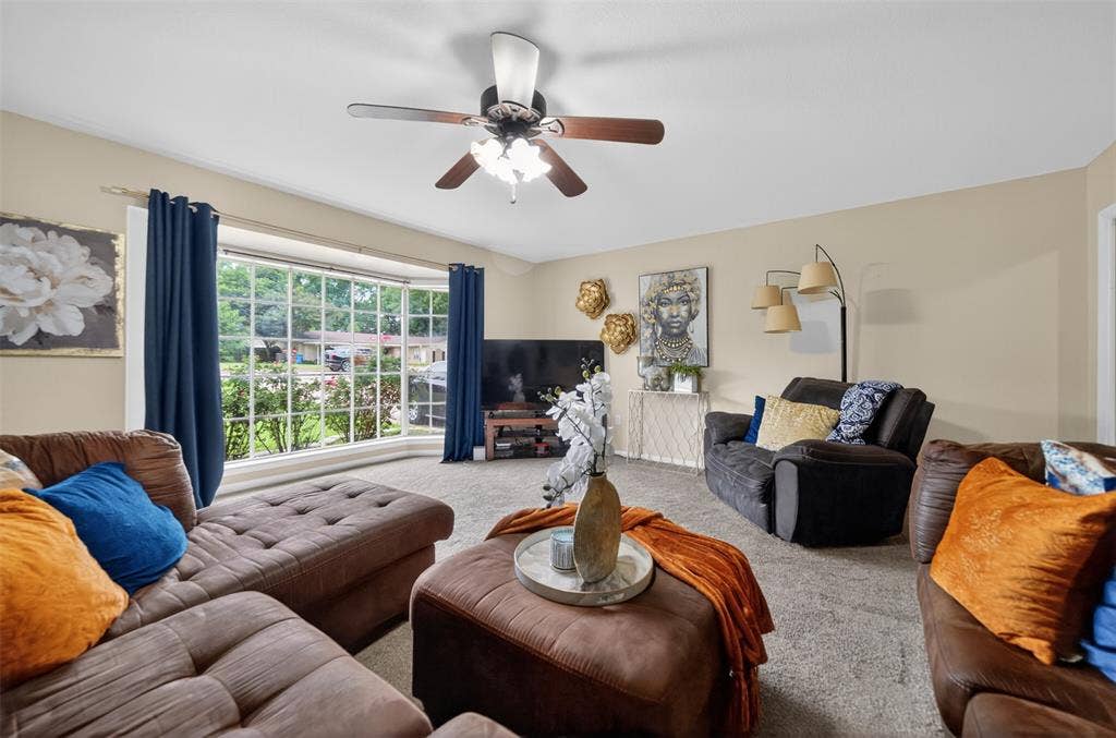 813 E Clinton Avenue, Athens, TX 75751 813 E Clinton Avenue, Athens, TX 75751
