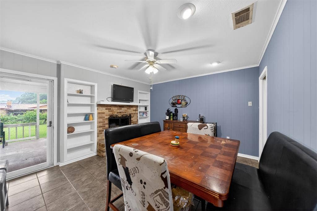 813 E Clinton Avenue, Athens, TX 75751 813 E Clinton Avenue, Athens, TX 75751