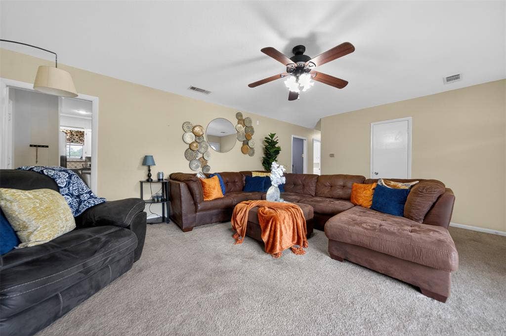 813 E Clinton Avenue, Athens, TX 75751 813 E Clinton Avenue, Athens, TX 75751
