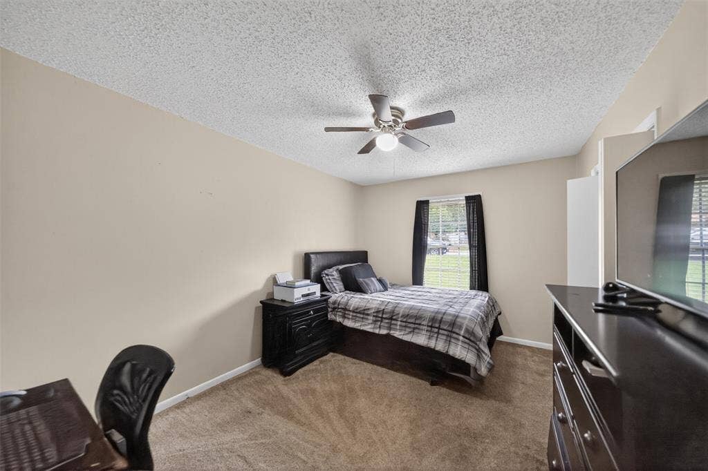 813 E Clinton Avenue, Athens, TX 75751 813 E Clinton Avenue, Athens, TX 75751