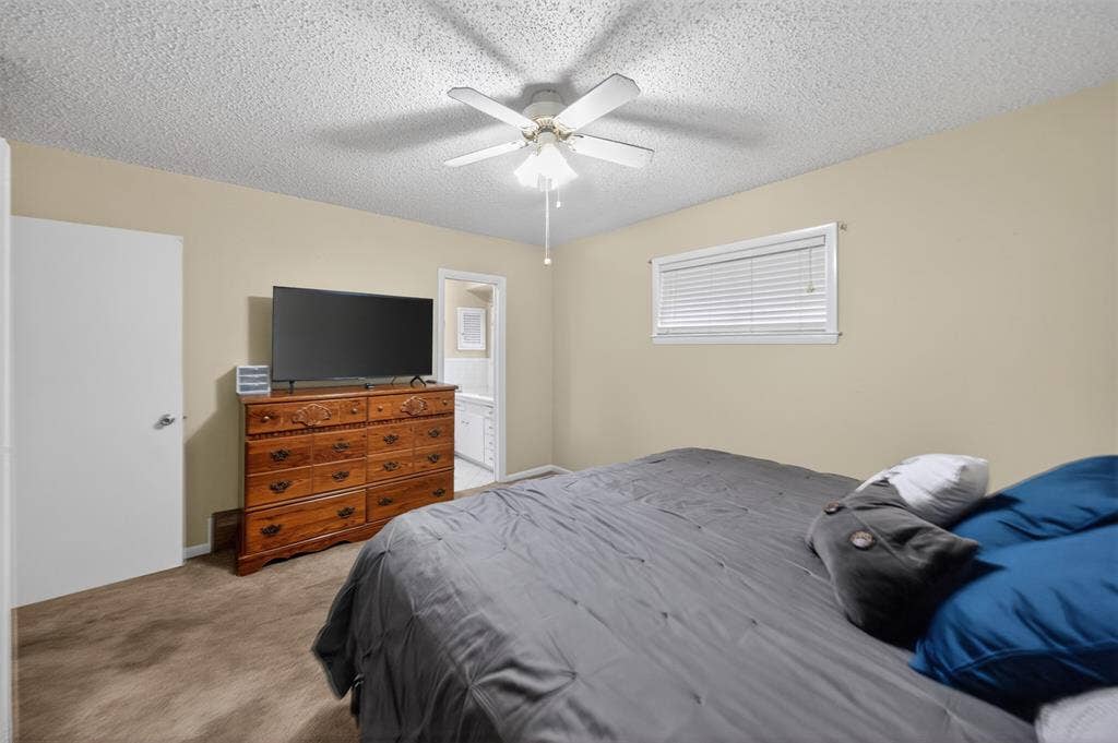 813 E Clinton Avenue, Athens, TX 75751 813 E Clinton Avenue, Athens, TX 75751