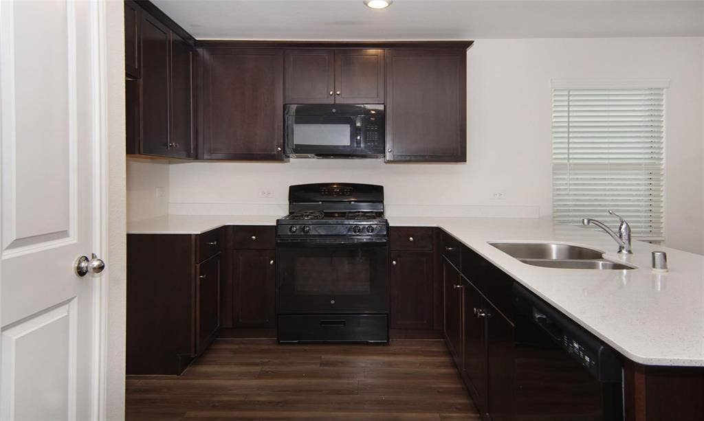 1106 Lady Bird Street, Ennis, TX 75119 1106 Lady Bird Street, Ennis, TX 75119