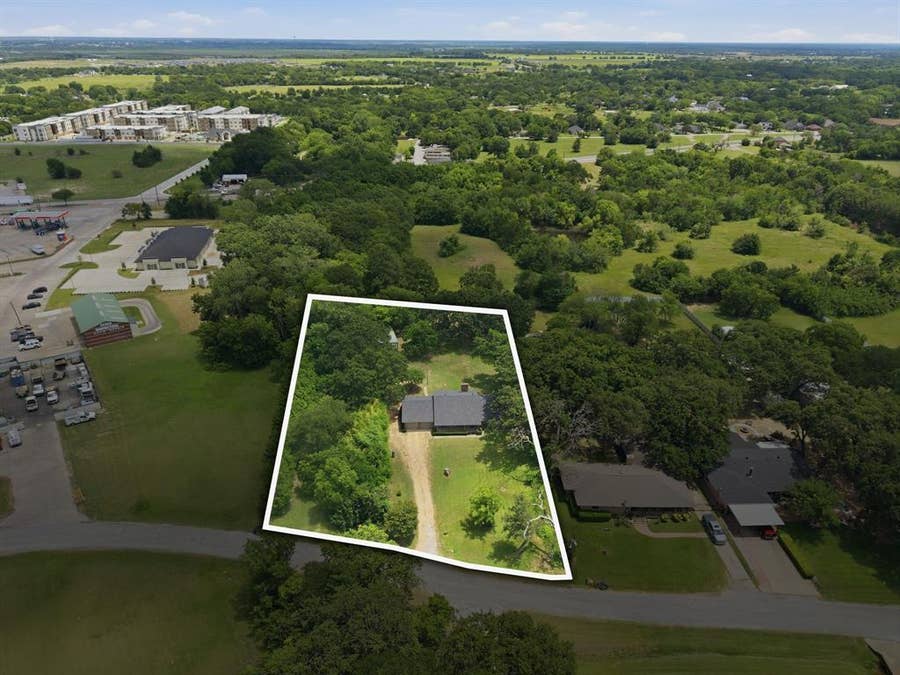 Property photo for 316 Shadywood Lane, Seagoville, TX