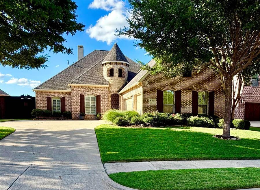 Property photo for 2911 Tracy Lynn Lane, Sachse, TX