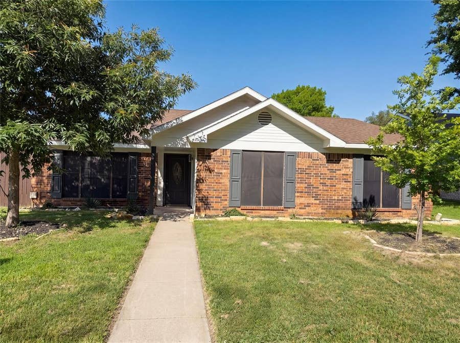 Property photo for 1319 Oak Run Drive, Duncanville, TX