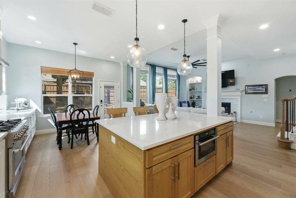 965 Fall Creek, Grapevine, TX 76051 965 Fall Creek, Grapevine, TX 76051