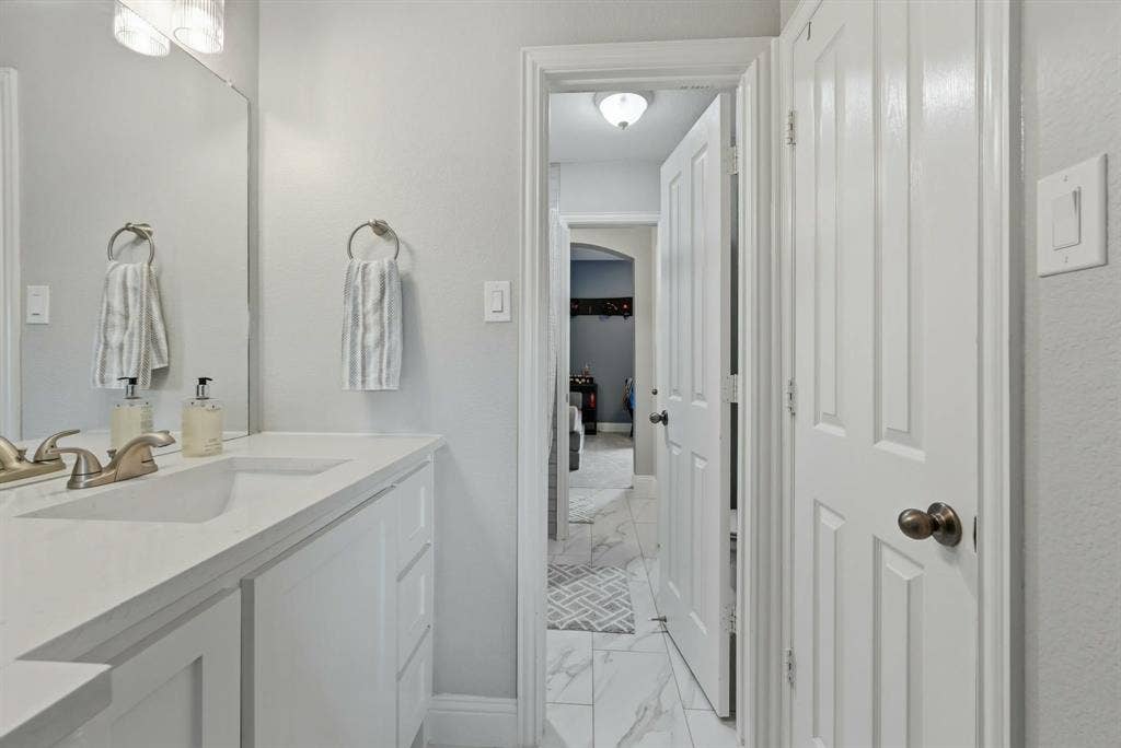 965 Fall Creek, Grapevine, TX 76051 965 Fall Creek, Grapevine, TX 76051