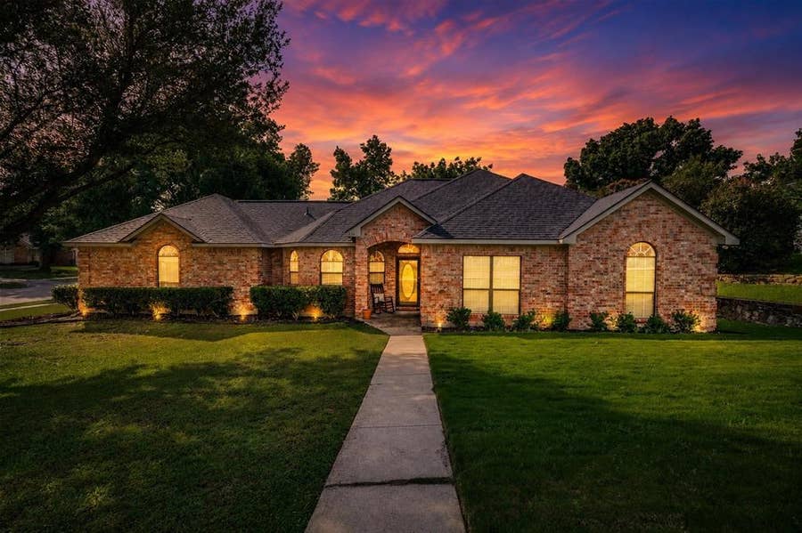 Property photo for 314 Bluffview Court, Forney, TX
