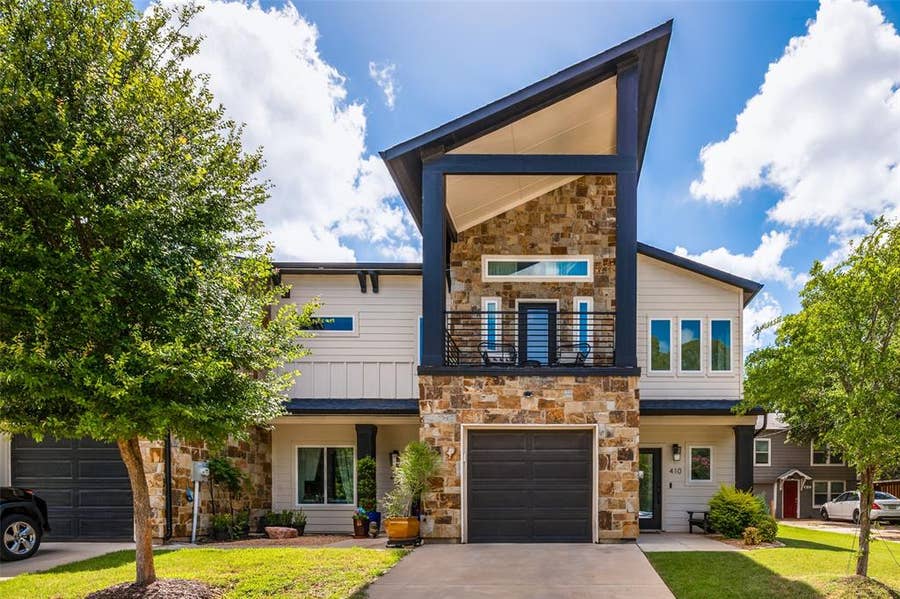 Property photo for 410 N Pecan Street, Arlington, TX