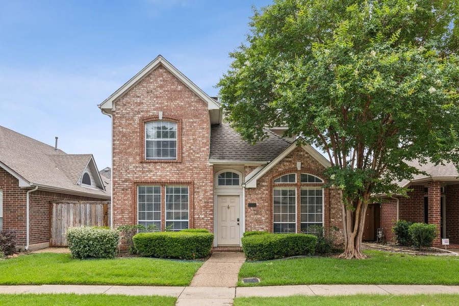 Property photo for 400 Moss Hill Road, Irving, TX