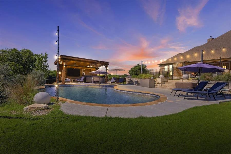 Property photo for 6630 Caliche Circle, Midlothian, TX