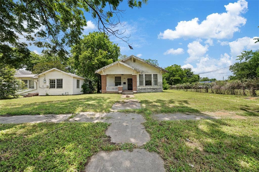 2217 Ross Avenue, Waco, TX 76706 2217 Ross Avenue, Waco, TX 76706