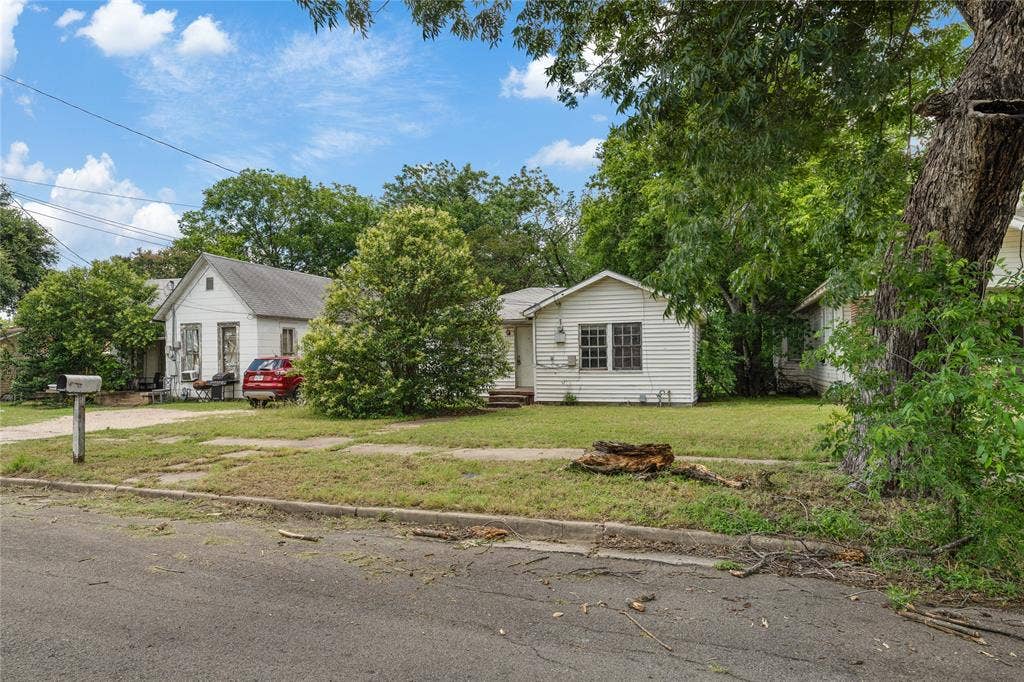 2221 Ross Avenue, Waco, TX 76706 2221 Ross Avenue, Waco, TX 76706