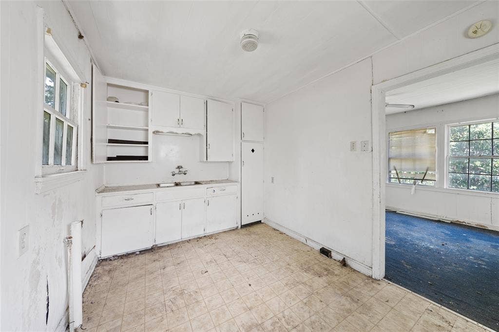 2221 Ross Avenue, Waco, TX 76706 2221 Ross Avenue, Waco, TX 76706